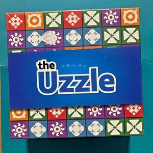 The Uzzle Family Board Game‎ Pattern Matching Fast Pace 2-4 Players 4+